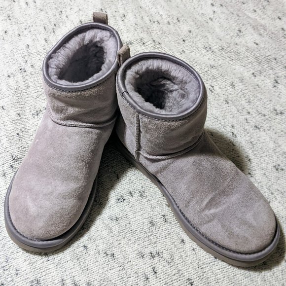 Lavender Ankle Uggs w/ Swarovski Crystals - Picture 8 of 8